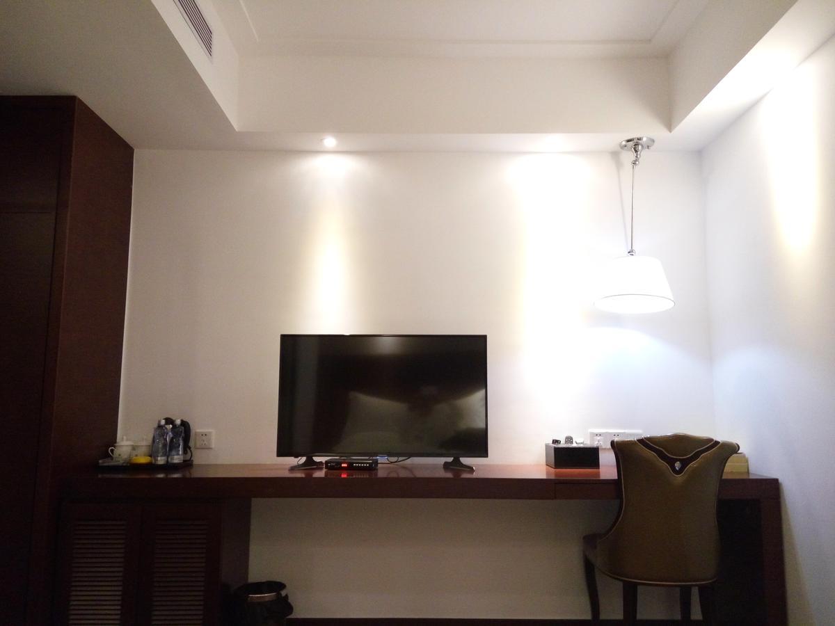 Royal Holiday Hotel Yangon Extérieur photo