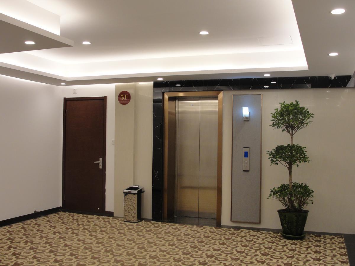 Royal Holiday Hotel Yangon Extérieur photo