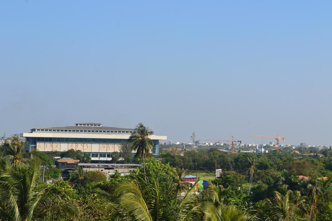 Royal Holiday Hotel Yangon Extérieur photo