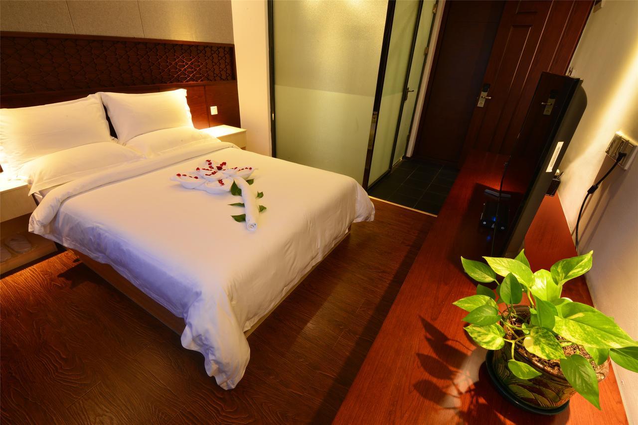 Royal Holiday Hotel Yangon Extérieur photo
