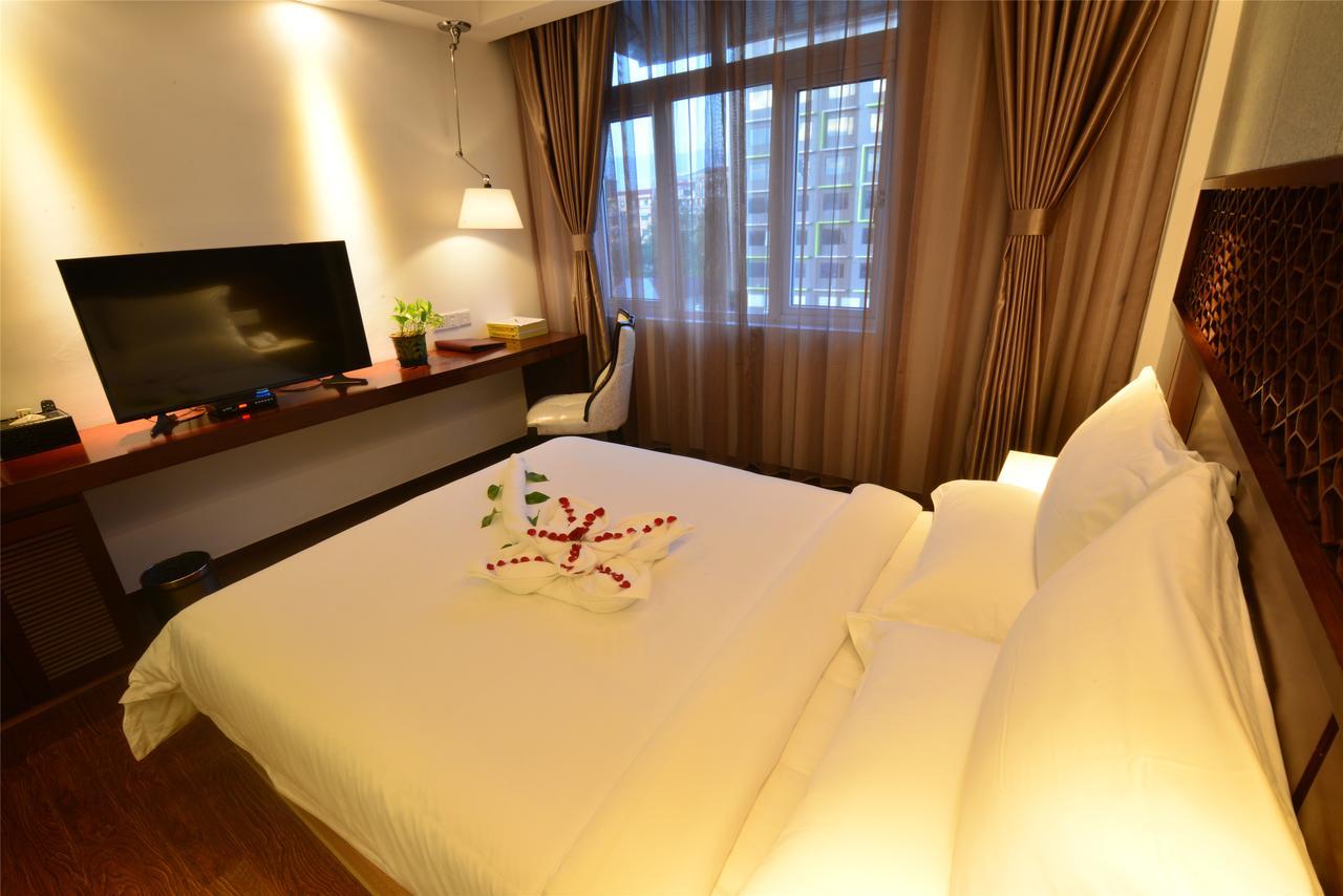 Royal Holiday Hotel Yangon Extérieur photo