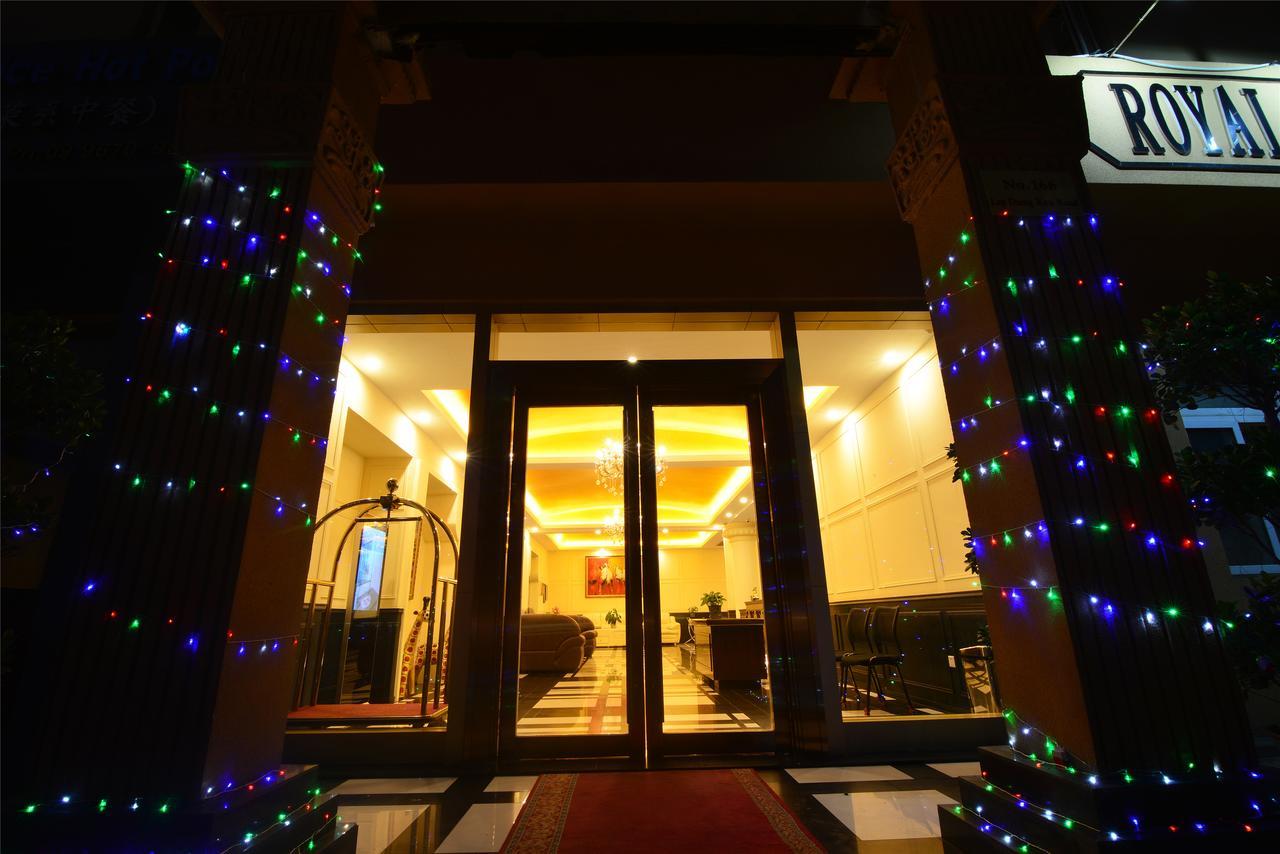 Royal Holiday Hotel Yangon Extérieur photo