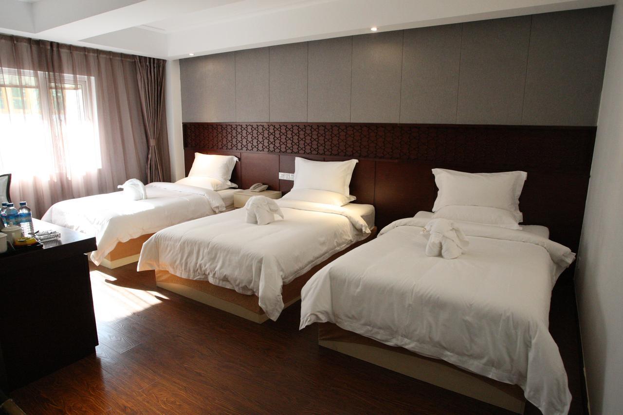 Royal Holiday Hotel Yangon Chambre photo